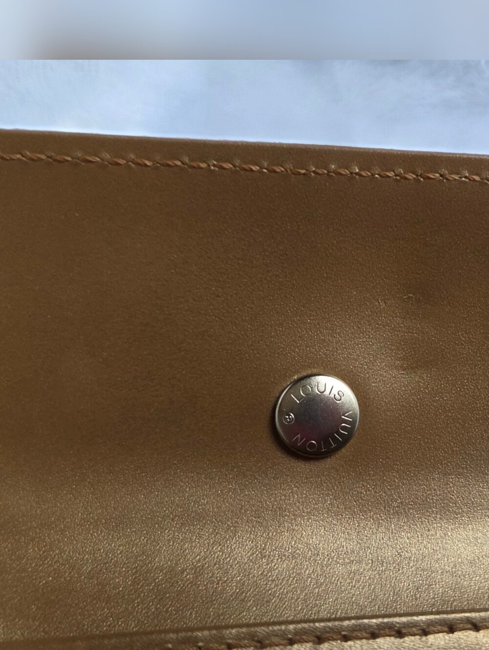 Louis Vuitton Vernis Key Holder - Picture 9 of 16